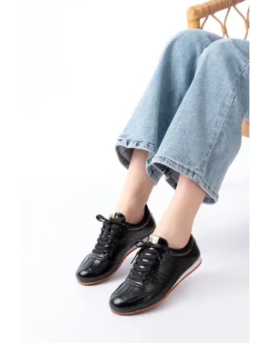 M-1009 Siyah Rugan Bağcıklı Günlük Kadın Spor