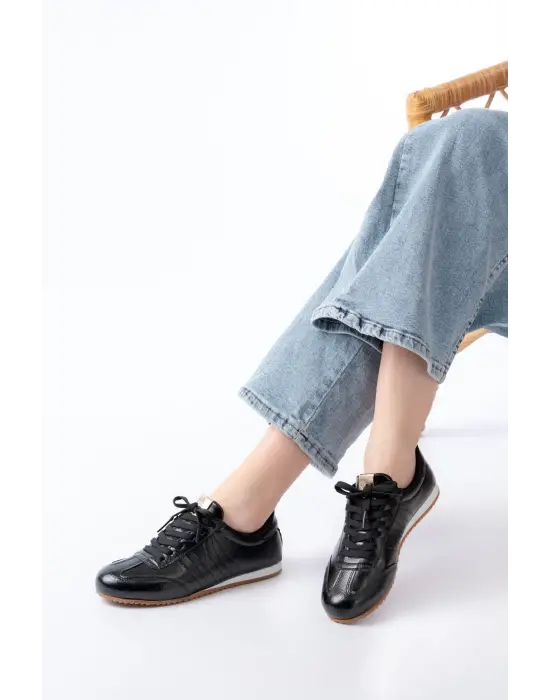 M-1009 Siyah Rugan Bağcıklı Günlük Kadın Spor