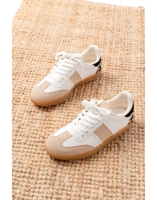 M-6006 Beyaz Garni Leopar Desenli Bağcıklı Termo Taban Günlük Kadın Spor