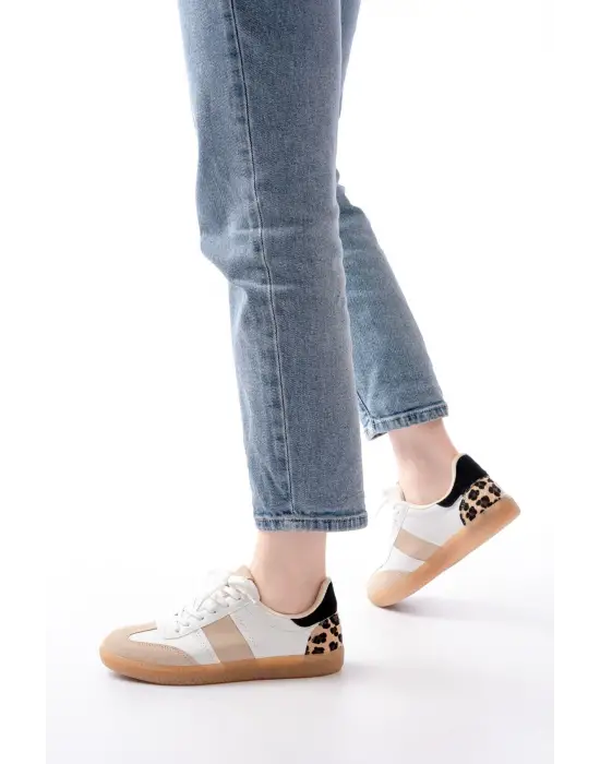 M-6006 Beyaz Garni Leopar Desenli Bağcıklı Termo Taban Günlük Kadın Spor