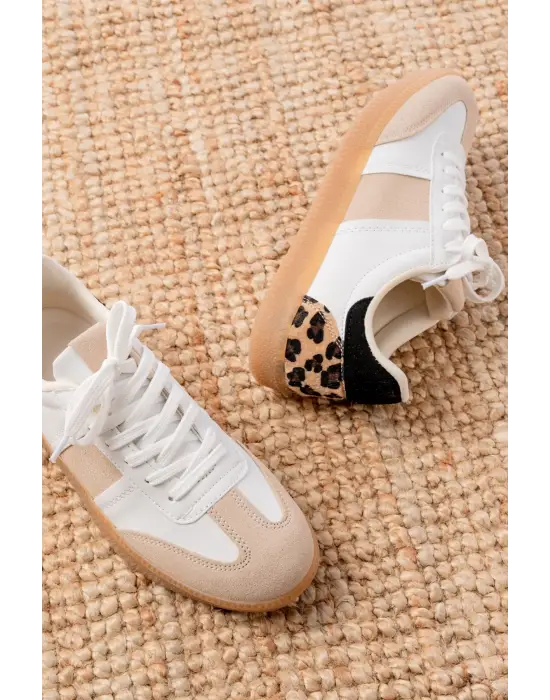 M-6006 Beyaz Garni Leopar Desenli Bağcıklı Termo Taban Günlük Kadın Spor