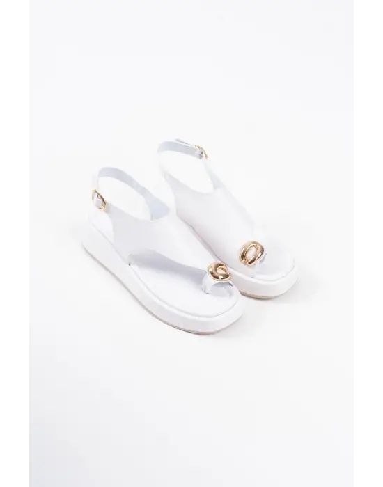 Milena Beyaz Cilt Toka Detaylı Sandalet