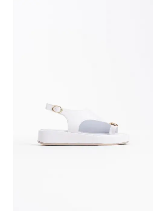 Milena Beyaz Cilt Toka Detaylı Sandalet