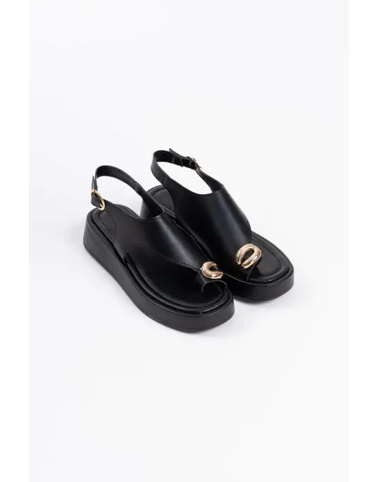 Milena Siyah Cilt Toka Detaylı Sandalet