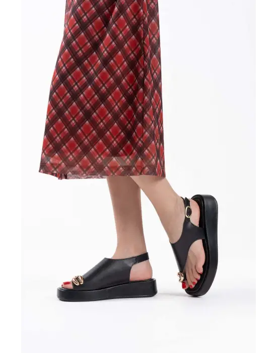 Milena Siyah Cilt Toka Detaylı Sandalet