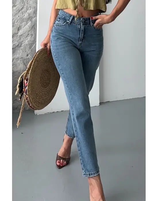 Mom Fit Kar Yıkama Bıyık Detaylı Jeans Pantolon D2006