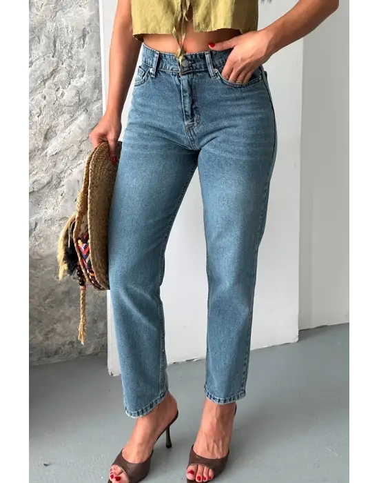 Mom Fit Kar Yıkama Bıyık Detaylı Jeans Pantolon D2006