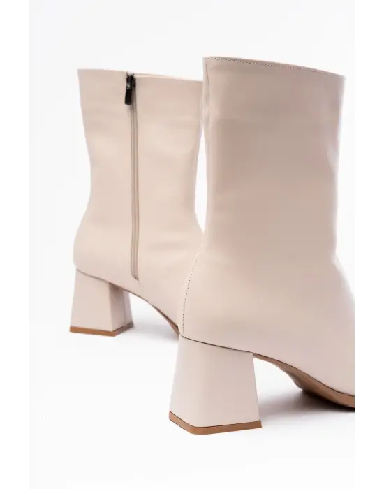 Bej Topuklu Fermuarlı Kadın Bot
