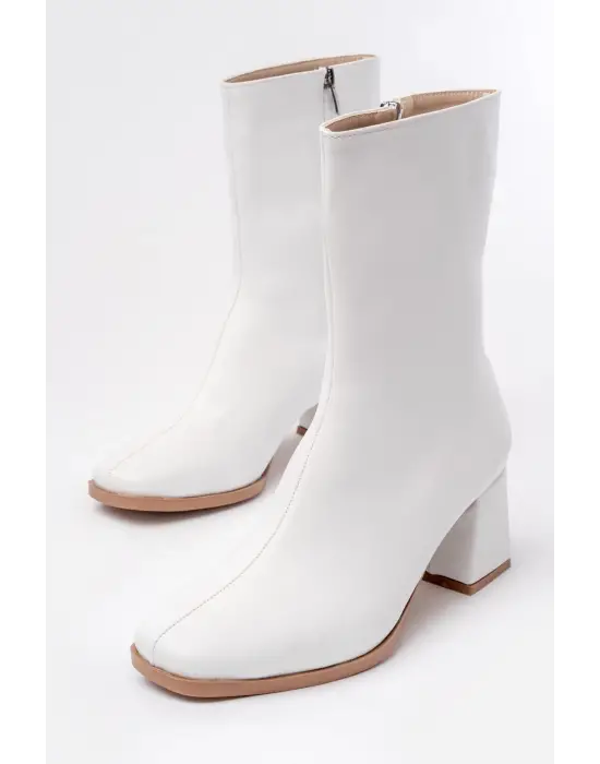 Beyaz Topuklu Fermuarlı Kadın Bot