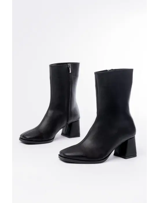 Siyah Topuklu Fermuarlı Kadın Bot