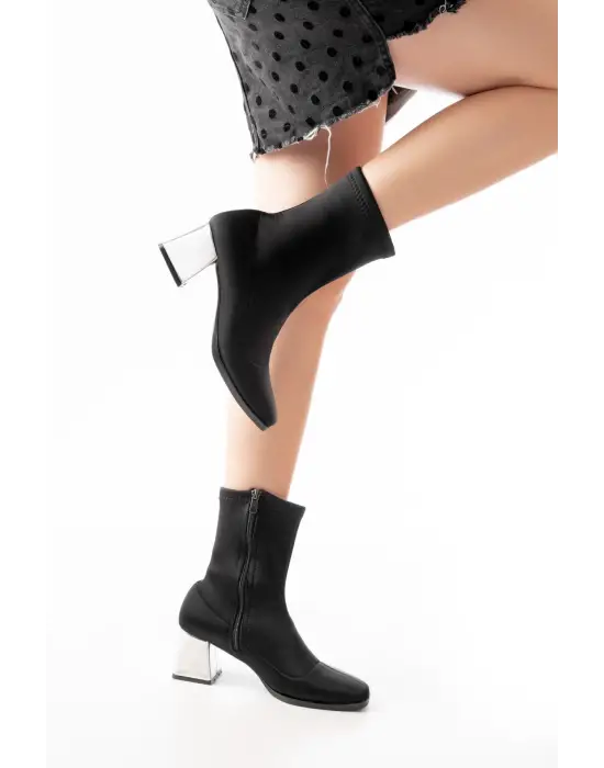 Dalgıç Siyah Topuklu Fermuarlı Kadın Bot