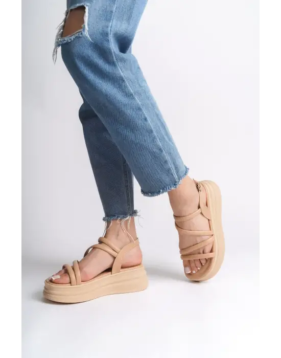Natalıe İnce Tokalı Şerit Detaylı Ortopedik Taban Kadın Sandalet Tt - Ten