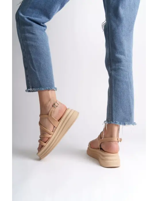 Natalıe İnce Tokalı Şerit Detaylı Ortopedik Taban Kadın Sandalet Tt - Ten