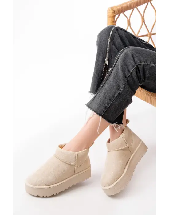 Bej Süet İçi Kürklü Kışlık Kapalı Burun Kadın Günlük Terlik