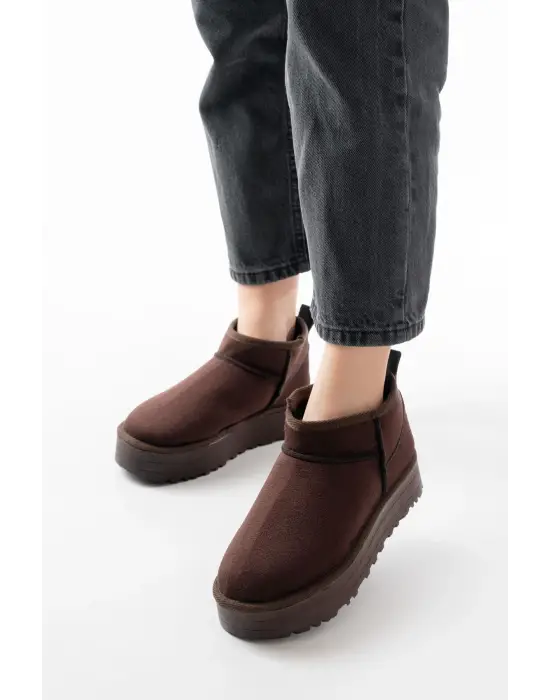 Kahverengi Süet İçi Kürklü Kışlık Kapalı Burun Kadın Günlük Terlik