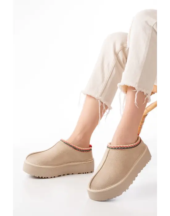 Bej Süet İçi Kürklü Kışlık Kapalı Burun Kadın Günlük Terlik