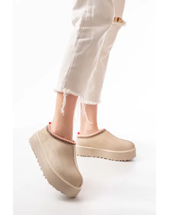 Bej Süet İçi Kürklü Kışlık Kapalı Burun Kadın Günlük Terlik