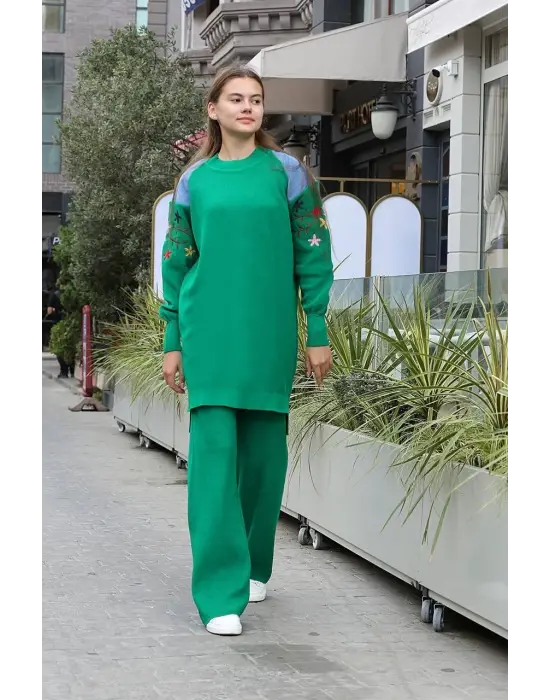 Omuz Detaylı Kol Nakışlı İkili Alt Üst Triko Takım Yeşil