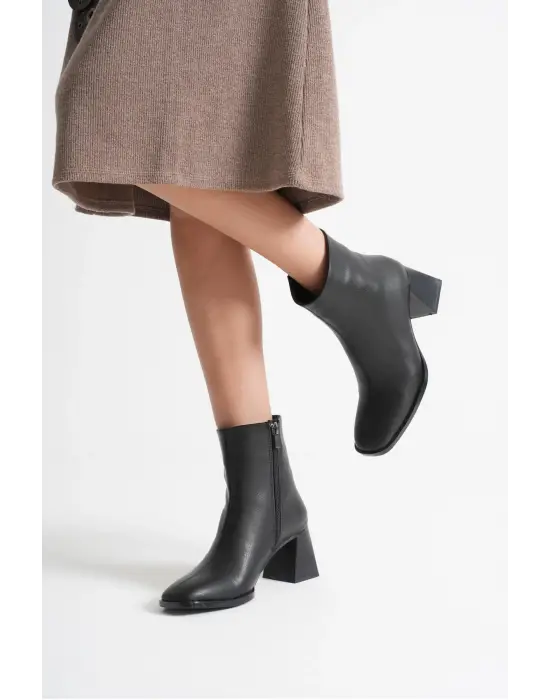 Ornela Kadın Siyah Topuklu Bot