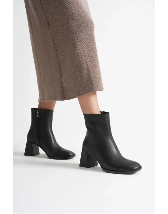 Ornela Kadın Siyah Topuklu Bot