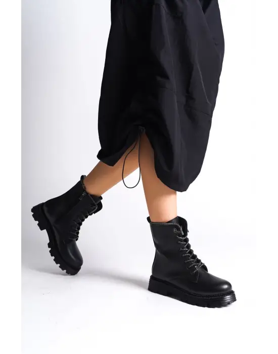 Pamela Bağcıklı Fermuarlı Ortopedik Taban Taşlı Kadın Bot St - Siyah