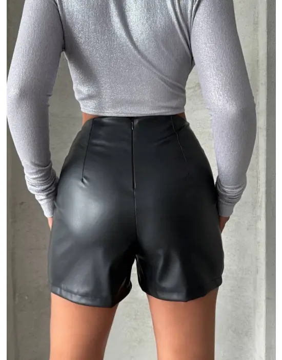 Parçalı Cepli Deri Şort Siyah W26312