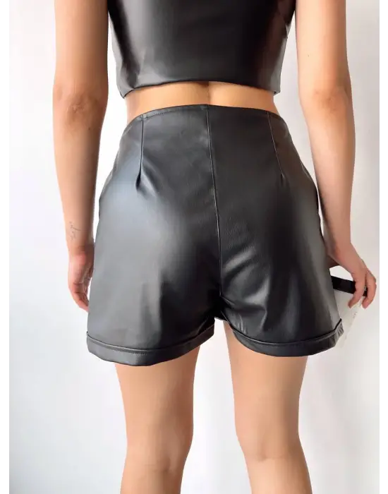 Pileli Deri Şort Siyah H240053