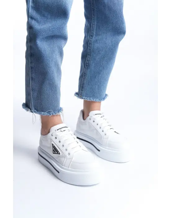 Prag Bağcıklı Ortopedik Taban Desenli Kadın Sneaker Spor Ayakkabı  Bt - Beyaz