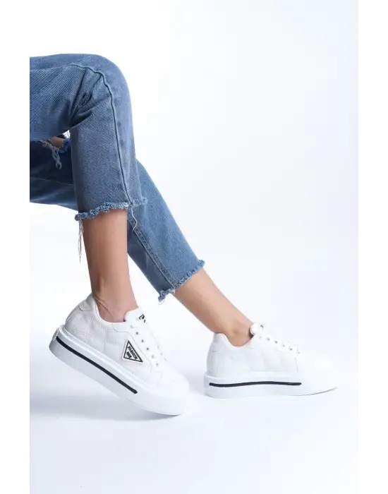 Prag Bağcıklı Ortopedik Taban Desenli Kadın Sneaker Spor Ayakkabı  Bt - Beyaz