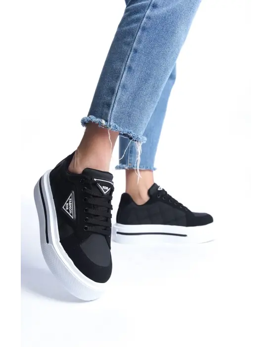 Prag Bağcıklı Ortopedik Taban Desenli Kadın Sneaker Spor Ayakkabı  Bt - Siyah