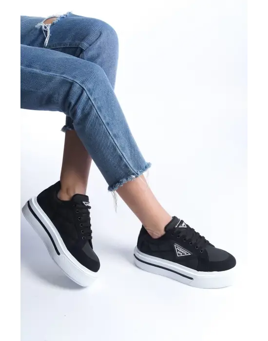 Prag Bağcıklı Ortopedik Taban Desenli Kadın Sneaker Spor Ayakkabı  Bt - Siyah
