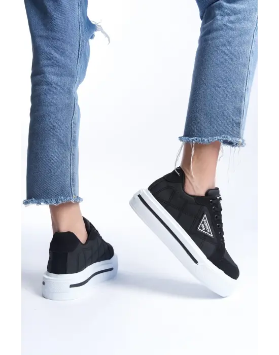 Prag Bağcıklı Ortopedik Taban Desenli Kadın Sneaker Spor Ayakkabı  Bt - Siyah
