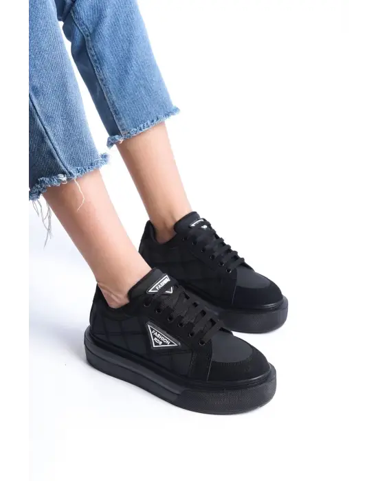 Prag Bağcıklı Ortopedik Taban Desenli Kadın Sneaker Spor Ayakkabı  St - Siyah