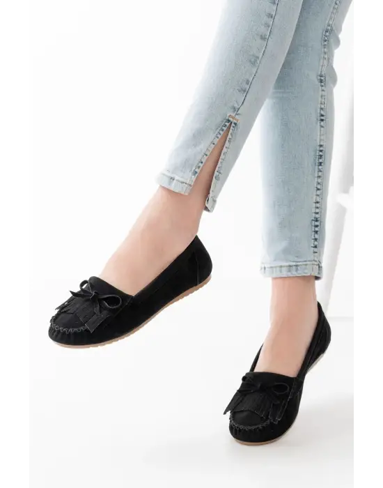 Siyah Süet Püsküllü Günlük Kadın Babet