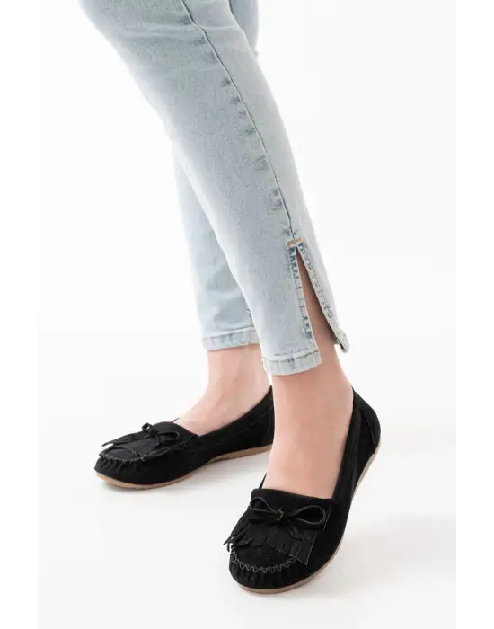 Siyah Süet Püsküllü Günlük Kadın Babet