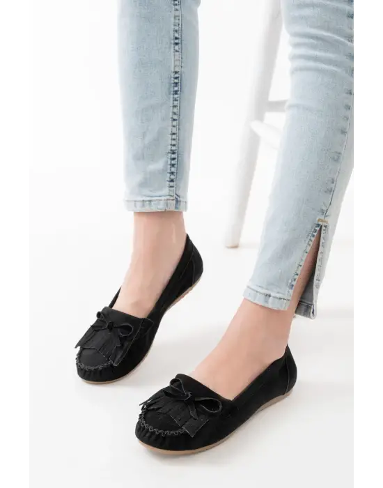 Siyah Süet Püsküllü Günlük Kadın Babet