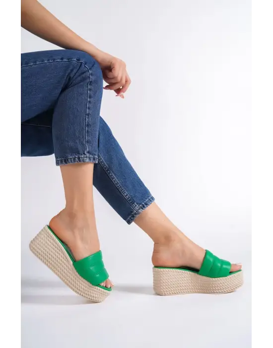 Reına Dolgu Topuklu Ortopedik Taban Hasır Görünümlü Kadın Terlik Kt - Yeşil