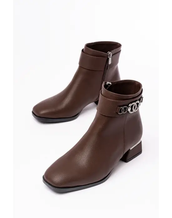 Kahverengi Toka Aksesuarlı Topuklu Fermuarlı Günlük Kadın Bot