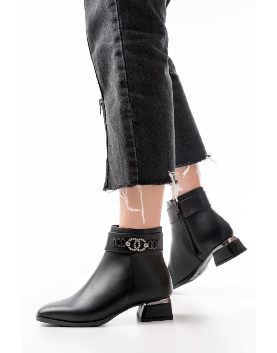 Siyah Toka Aksesuarlı Topuklu Fermuarlı Günlük Kadın Bot