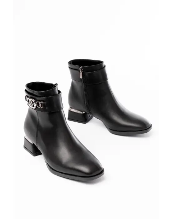 Siyah Toka Aksesuarlı Topuklu Fermuarlı Günlük Kadın Bot