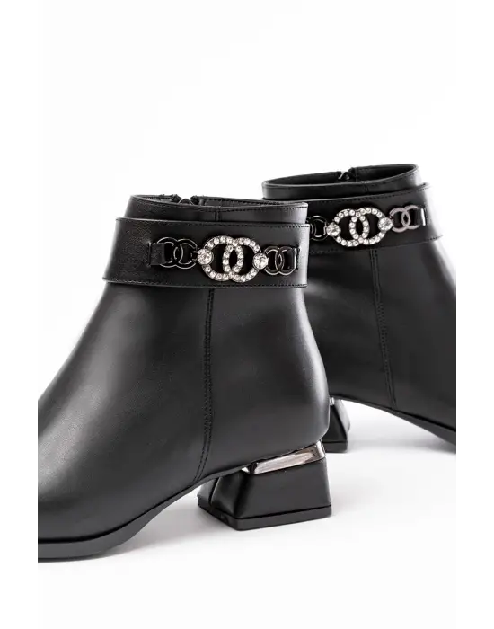 Siyah Toka Aksesuarlı Topuklu Fermuarlı Günlük Kadın Bot