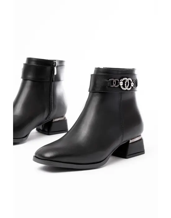 Siyah Toka Aksesuarlı Topuklu Fermuarlı Günlük Kadın Bot
