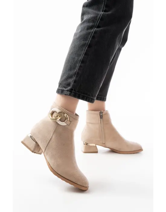 Bej Süet Toka Aksesuarlı Topuklu Fermuarlı Günlük Kadın Bot