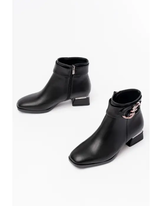 Siyah Toka Aksesuarlı Topuklu Fermuarlı Günlük Kadın Bot