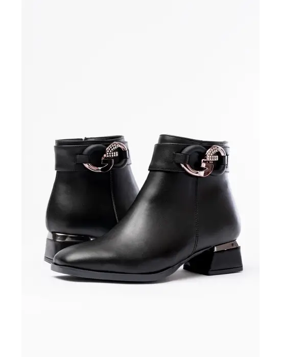 Siyah Toka Aksesuarlı Topuklu Fermuarlı Günlük Kadın Bot