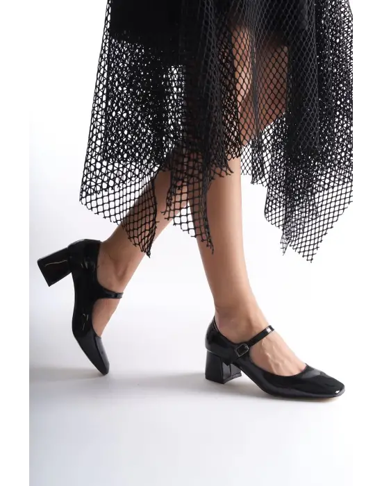 Rosalie Siyah Rugan Topuklu Kadın Ayakkabı