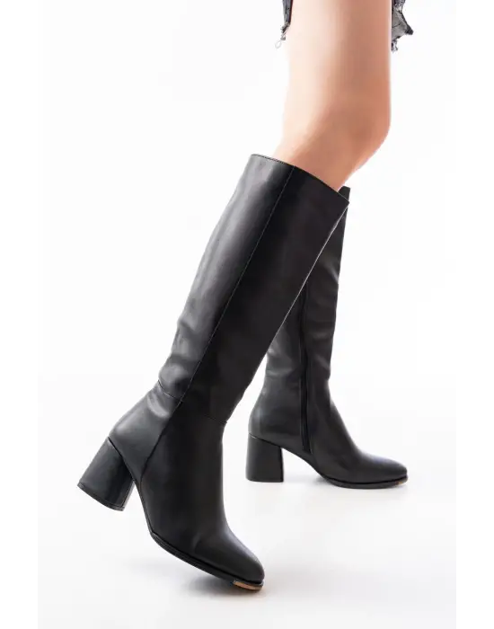 Siyah Topuklu Fermuarlı Günlük Kadın Çizme