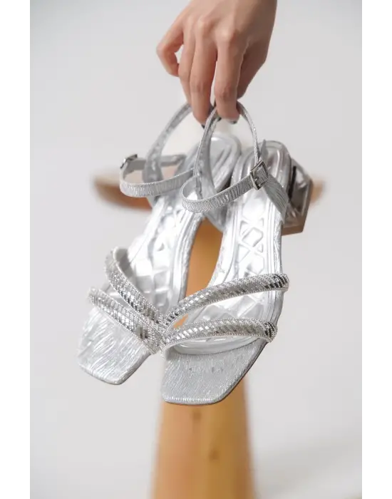 Rule Gümüş Taşlı Kadın Topuklu Sandalet