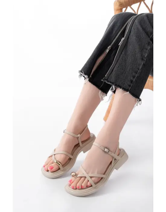 S-101 Bej Parmak Arası Taş Detaylı Günlük Kadın Sandalet
