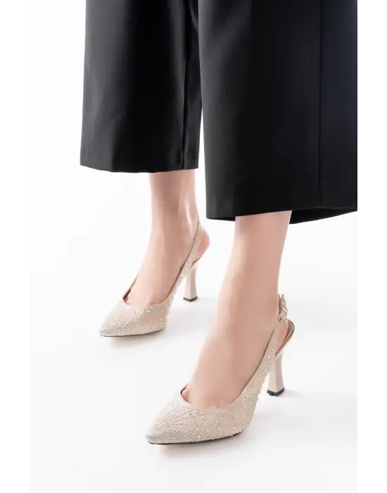 S-601 Bej Arkası Açık Taş Aksesuarlı Günlük Kadın Sandalet